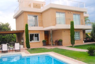 Villa for sale in a luxury residential complex in Valencia (Alfinach)