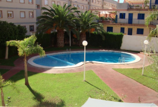Apartment 100 metres from the beach in Canet de Beregner (Valencia).