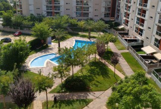 Piso en residencial con piscina en Paterna.